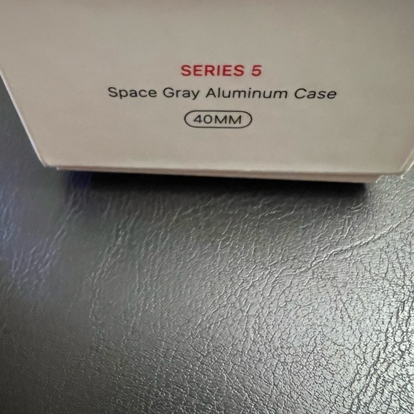 Apple Watch Series 5 40MM Space Gray Aluminum Case - Picture 8 of 9